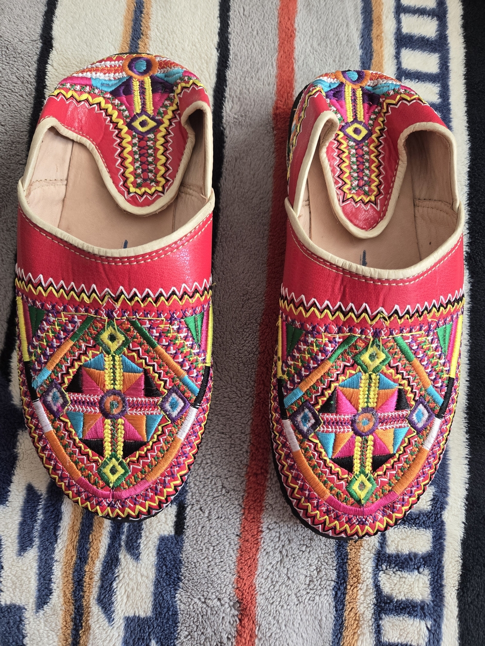 NWT. Moroccan Handmade Soft Leather Embroidered Red Women's Slip-On Moccasins